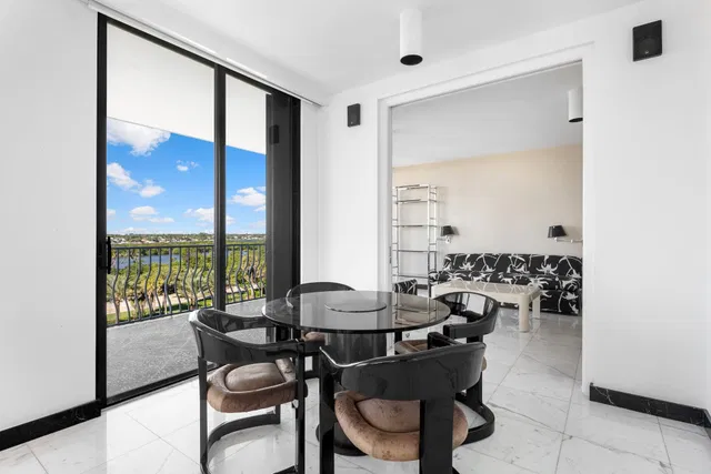 Sloan's Curve Palm Beach Unit 406n photo 11