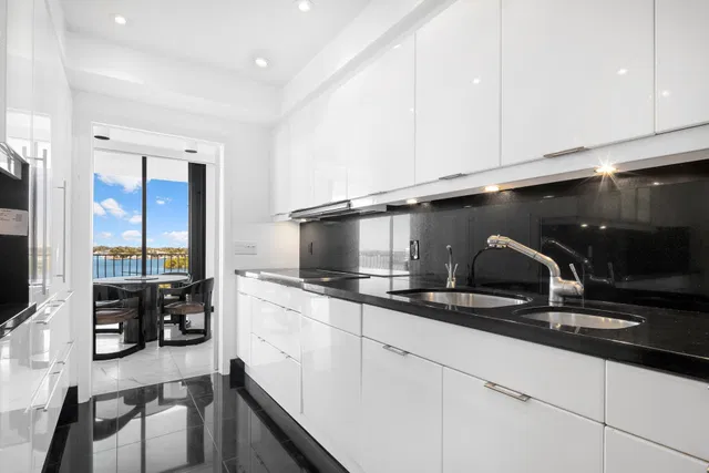 Sloan's Curve Palm Beach Unit 406n photo 15