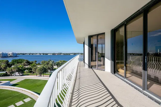 Sloan's Curve Palm Beach Unit 406n photo 29