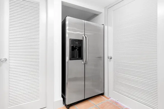 Sloan's Curve Palm Beach Unit 406n photo 39