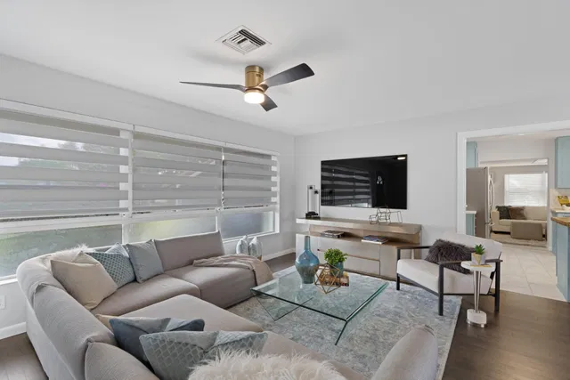 Residence photo 2