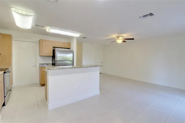  Residence photo 5