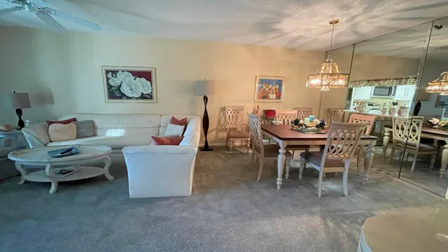 Unit 307 photo 2