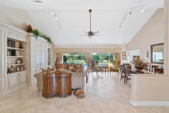Boca Bath & Tennis Residence photo 7