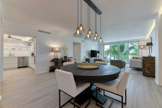 Winthrop House Condos Unit 404 photo 6