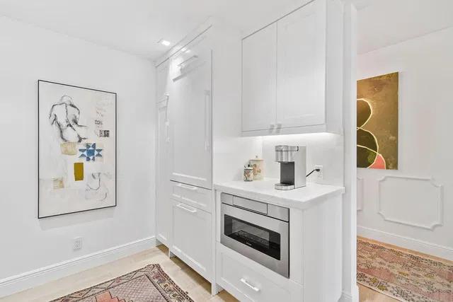 Winthrop House Condos Unit 401 photo 12
