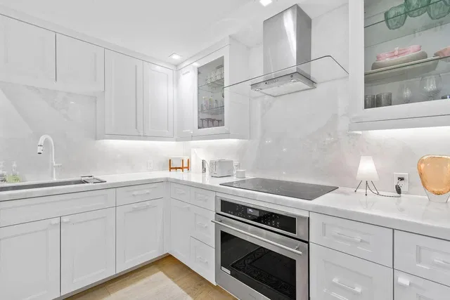 Winthrop House Condos Unit 401 photo 13