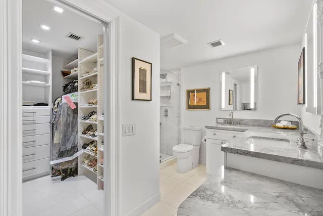 Winthrop House Condos Unit 401 photo 17