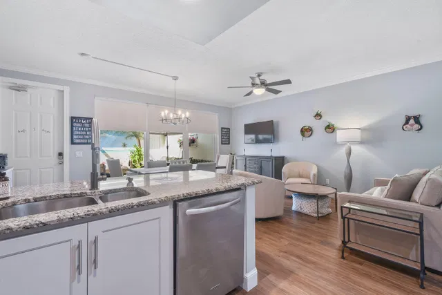 Charleston Court at Abacoa Residence photo 17