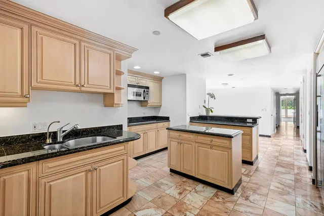 The Plaza of The Palm Beaches Unit Th2h photo 13