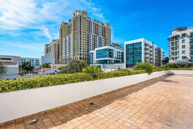 The Plaza of The Palm Beaches Unit Th2h photo 29