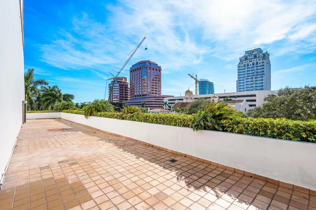 The Plaza of The Palm Beaches Unit Th2h photo 31