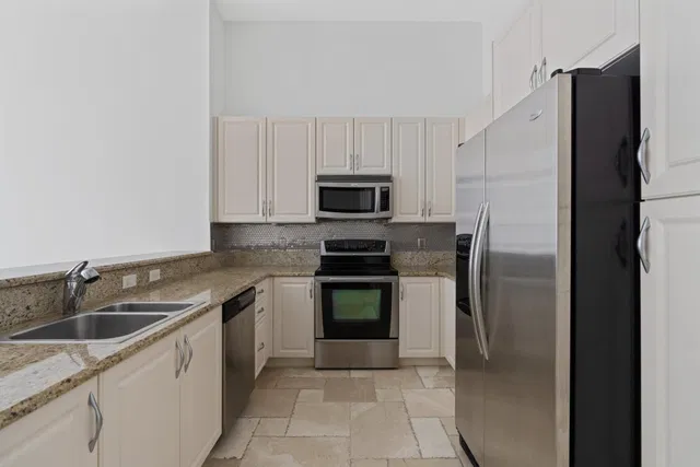 Two City Plaza Unit 212 photo 3