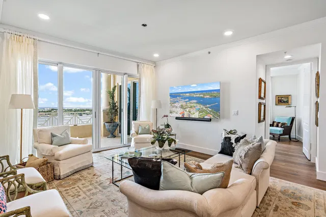 Esplanade Grande Unit 1102 photo 4