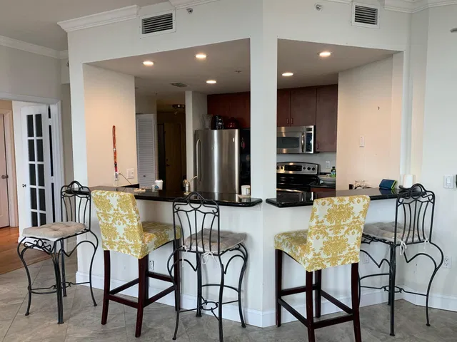 The Strand Unit 1204 photo 9
