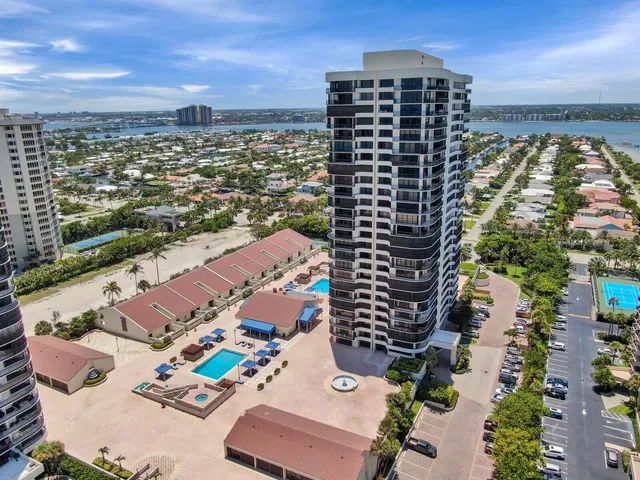 Martinique Singer Island Unit 401 photo 4