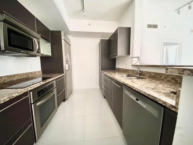 CityPlace South Tower Unit 1019 photo 3