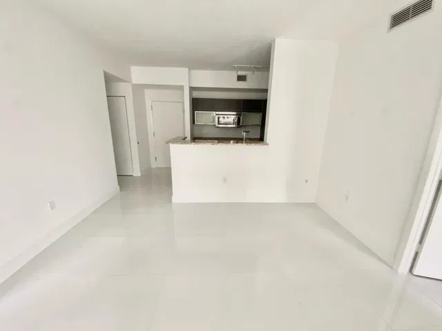 CityPlace South Tower Unit 1019 photo 4