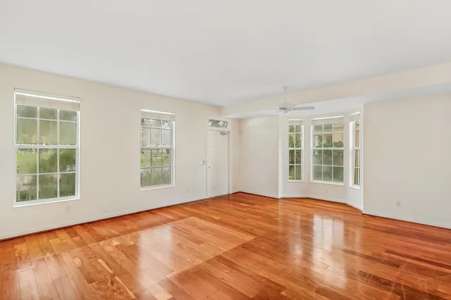 Charleston Court at Abacoa Residence photo 8