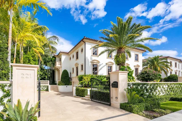 221 Brazilian Avenue