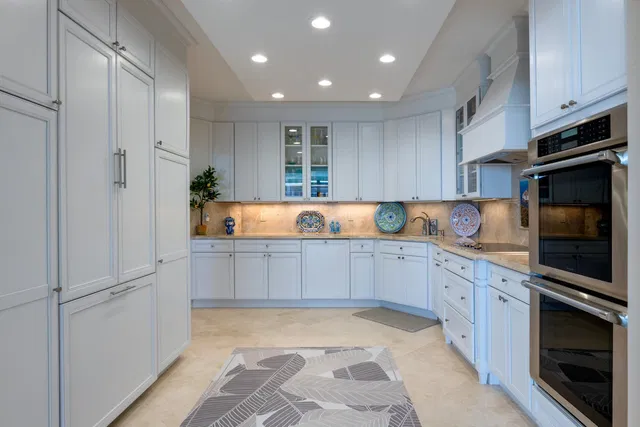 Sloan's Curve Palm Beach Unit 307s photo 9