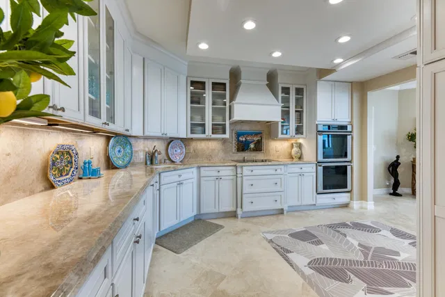 Sloan's Curve Palm Beach Unit 307s photo 10