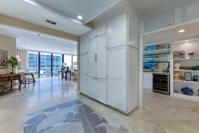 Sloan's Curve Palm Beach Unit 307s photo 11