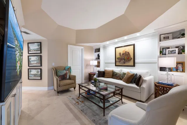 Sloan's Curve Palm Beach Unit 307s photo 12