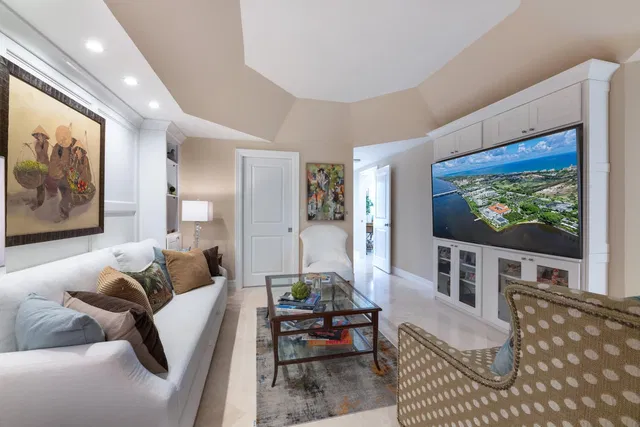 Sloan's Curve Palm Beach Unit 307s photo 13