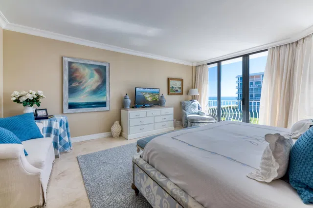 Sloan's Curve Palm Beach Unit 307s photo 15