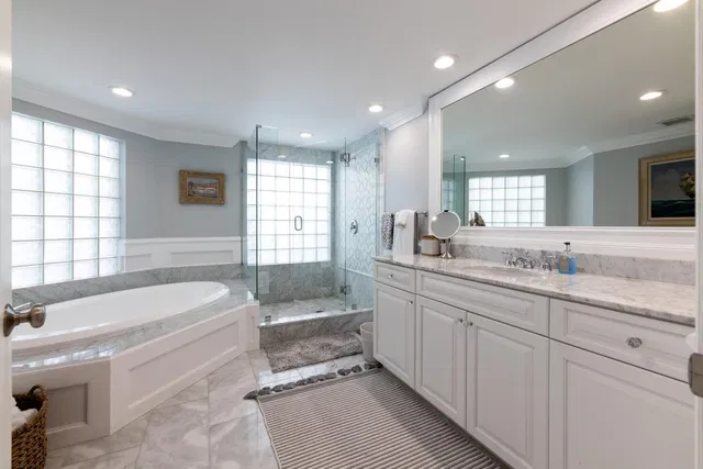 Sloan's Curve Palm Beach Unit 307s photo 19