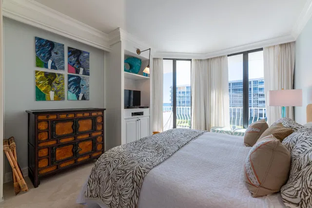 Sloan's Curve Palm Beach Unit 307s photo 22