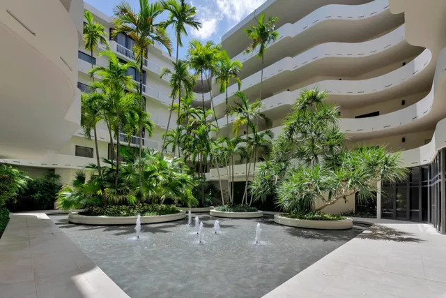 Sloan's Curve Palm Beach Unit 307s photo 25