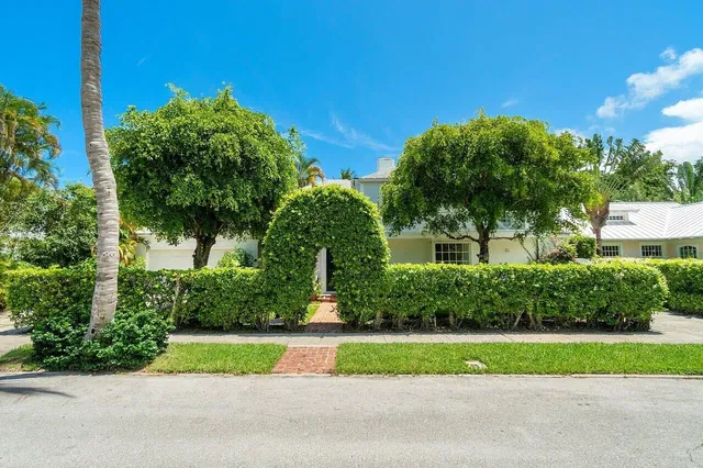 432 Seabreeze Avenue
