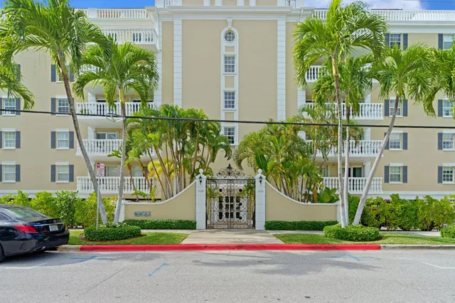 330 Cocoanut Row Unit 4a & 4d photo 2