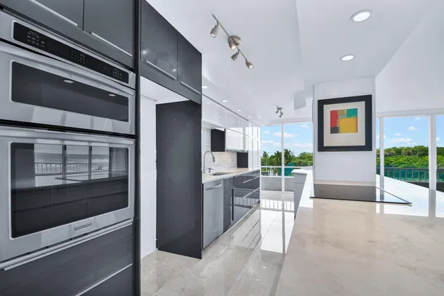 Water Glades Unit 2c photo 13