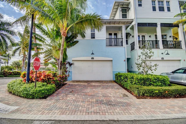 Latitude Delray Residence photo 2