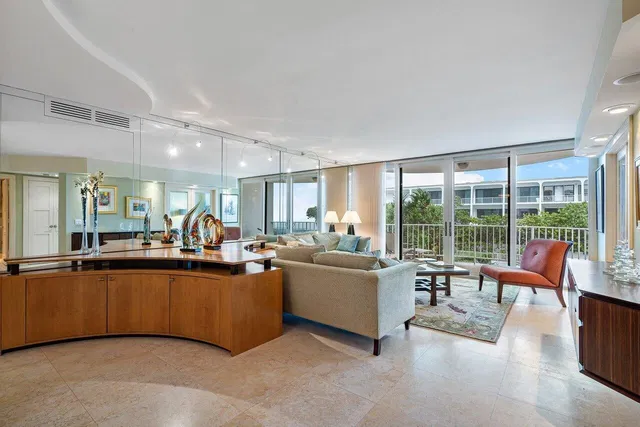 2295 S Ocean Boulevard #324