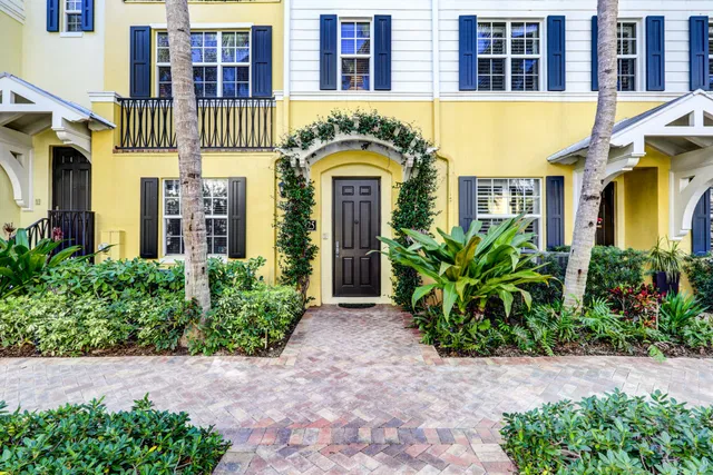 Magnolia Court Residence photo 3
