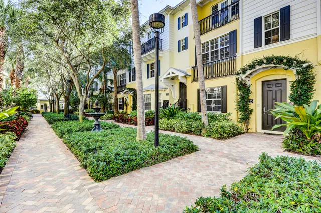 Magnolia Court Residence photo 4