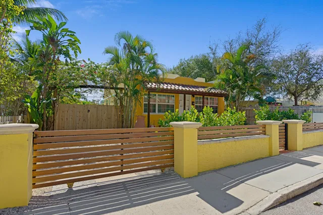 SoSo West Palm Beach Residence photo 4