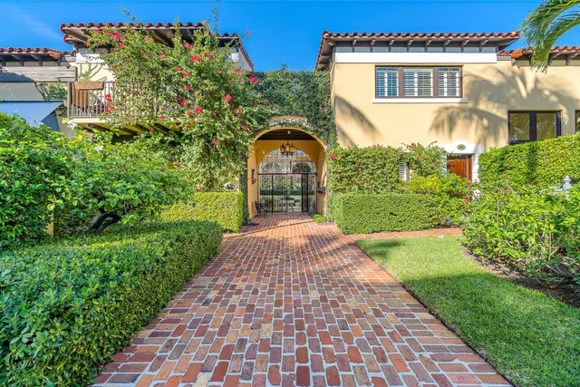 343 Australian Avenue