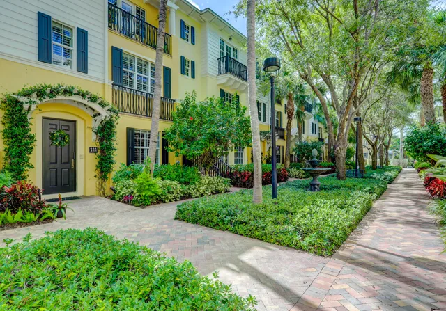 Magnolia Court Residence photo 2