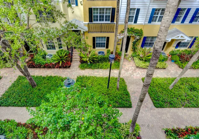 Magnolia Court Residence photo 4