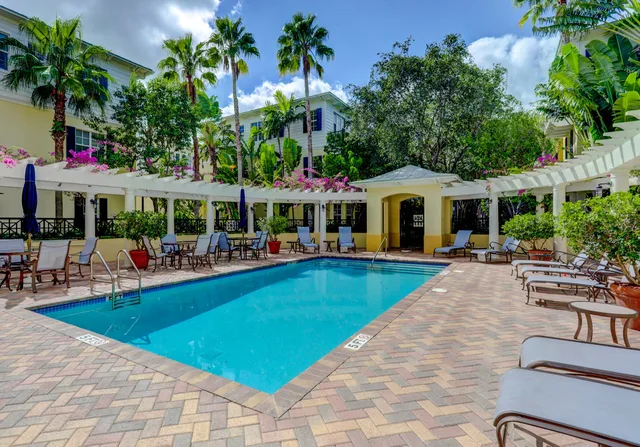 Magnolia Court Residence photo 5