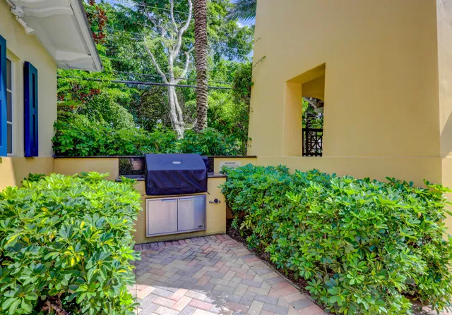 Magnolia Court Residence photo 6