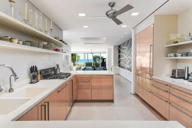 Sloan's Curve Palm Beach Residence photo 9
