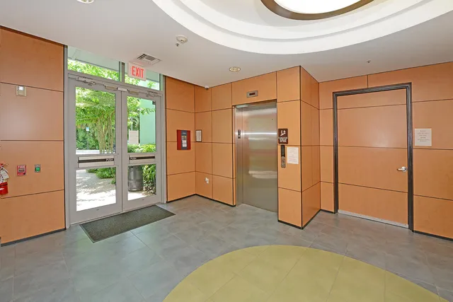 The Meridian Unit 210 photo 6