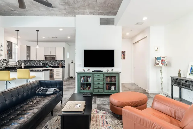 The Meridian Unit 210 photo 9