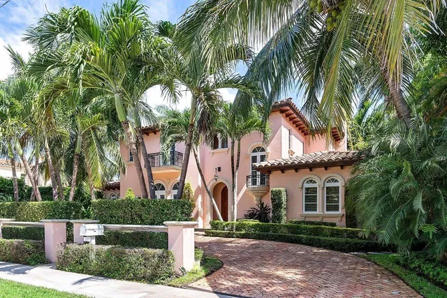 237 Seabreeze Avenue